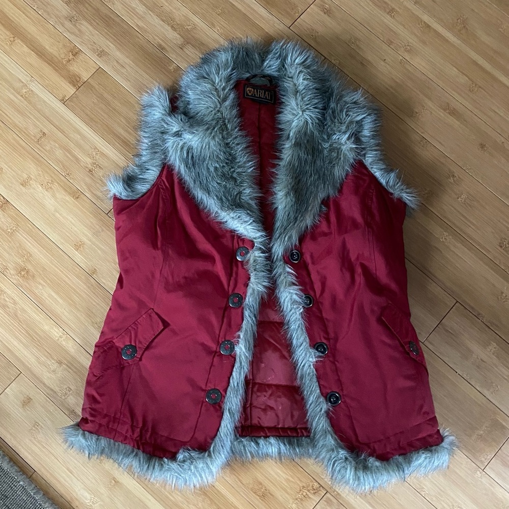 🍓 Ariat Vest ✨